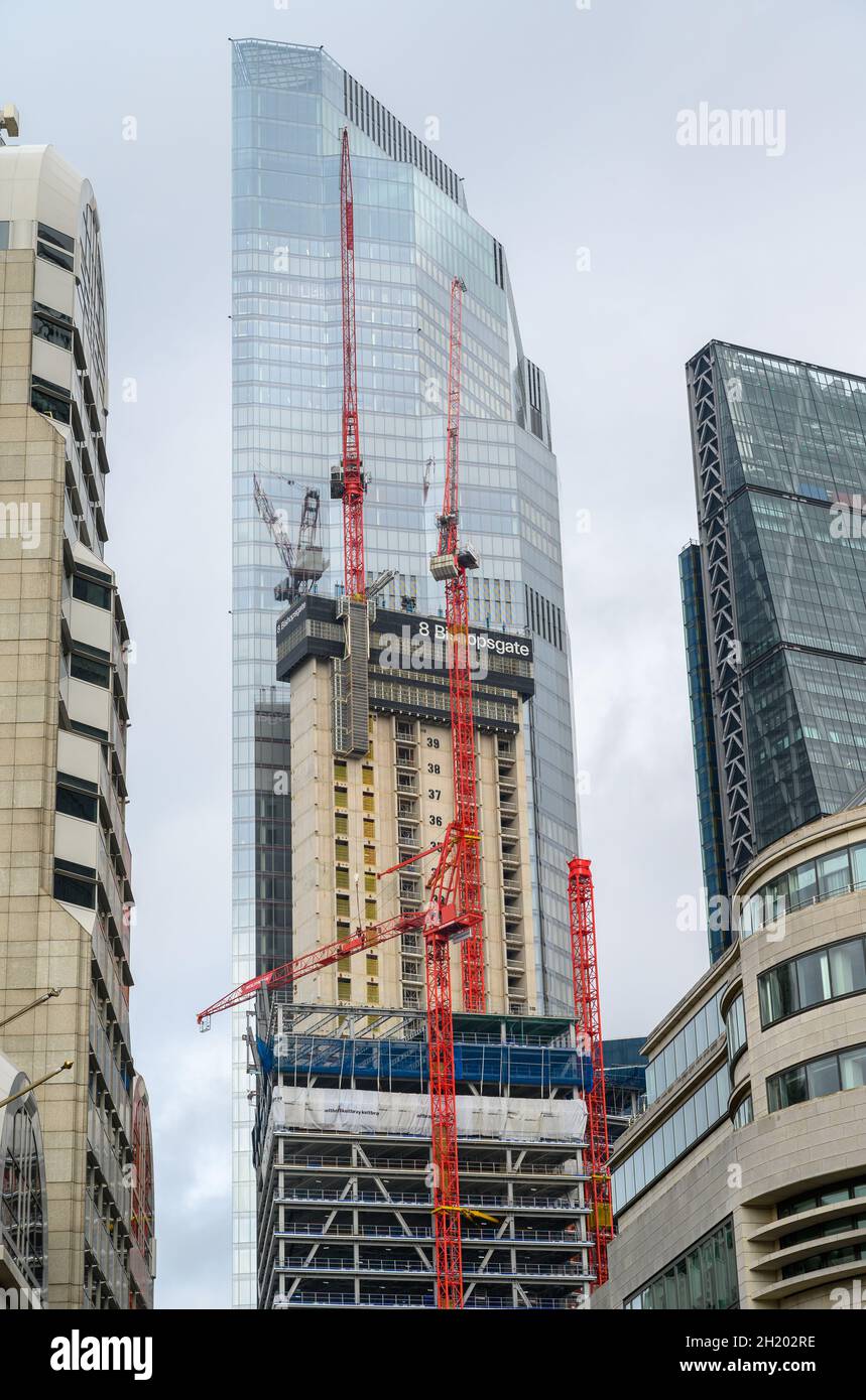 Ammira Gracechurch Street verso Twentytwo e gli edifici di Leadenhall e il cantiere di 8 Bishopsgate, City of London, England. Foto Stock