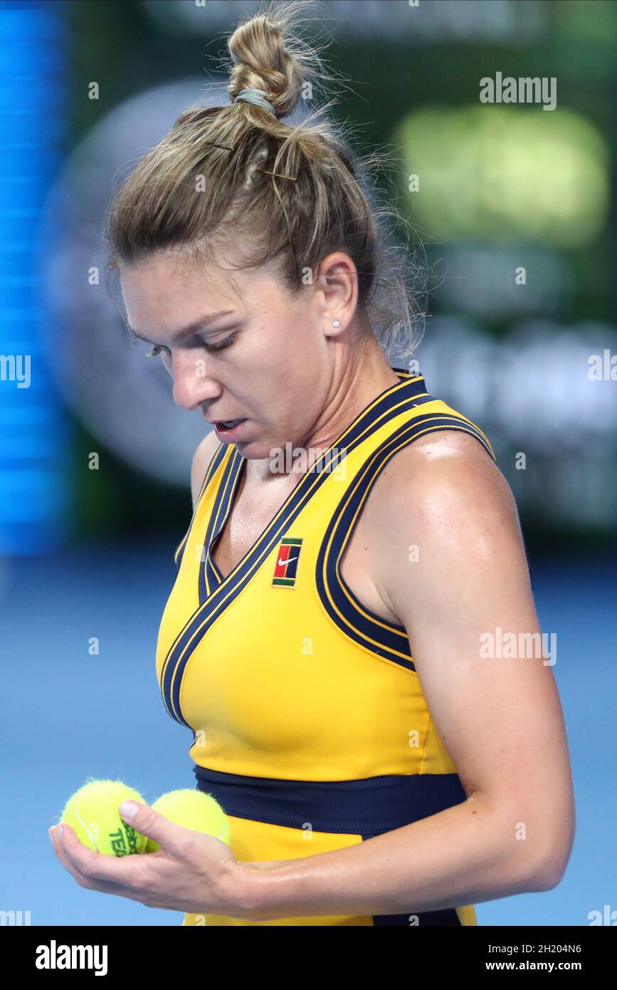 Simona Halep durante la VTB Kremlin Cup 2021 al Palazzo di ginnastica Irina Viner-Usmanova a MOSCA, - OTTOBRE 19: (Foto di Anatoliy Medved) Foto Stock