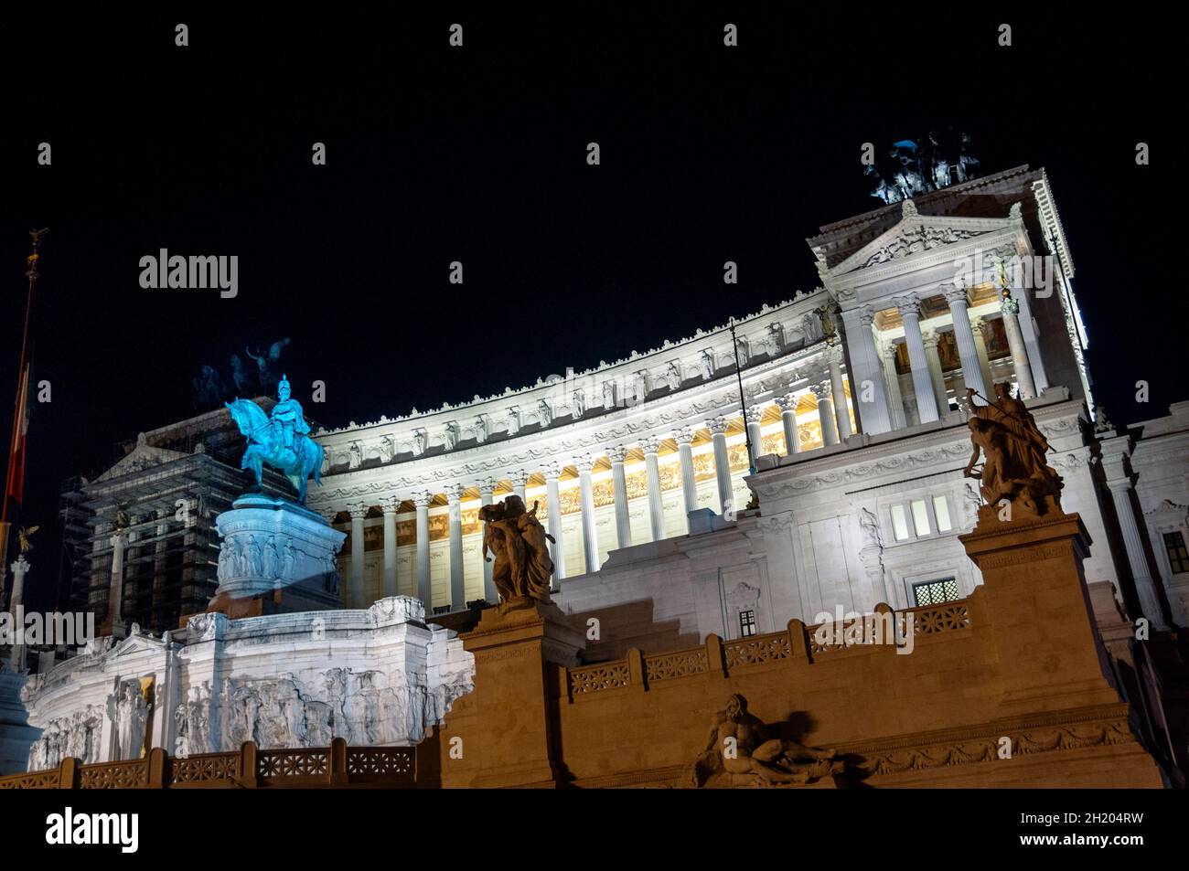 Monumento nazionale a Vittorio Emanuele II, soprannominato la "torta nuziale" a Roma. Foto Stock