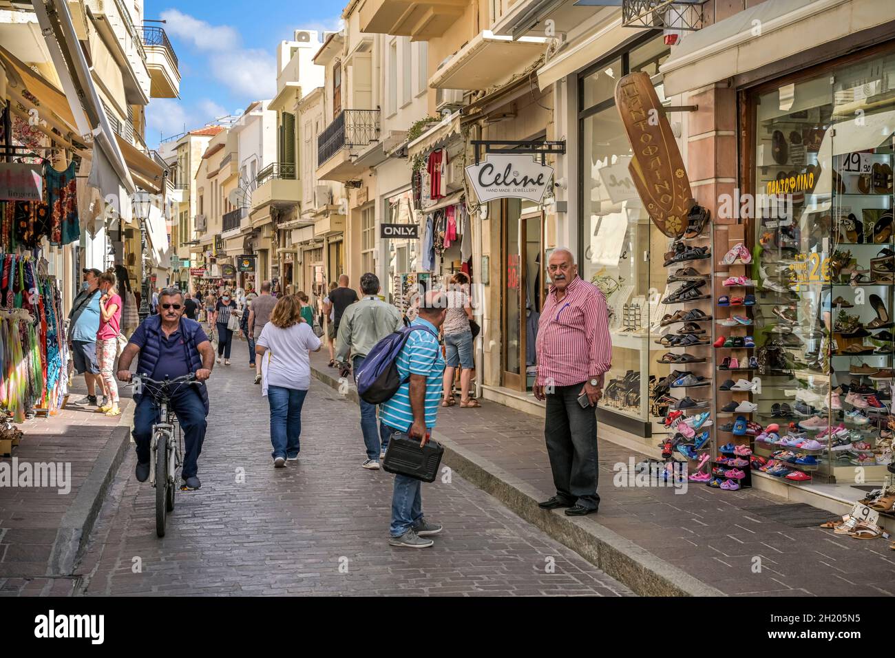 Einkaufstraße Eth. Antistaseos, Altstadt, Rethymno, Kreta, Griechenland Foto Stock