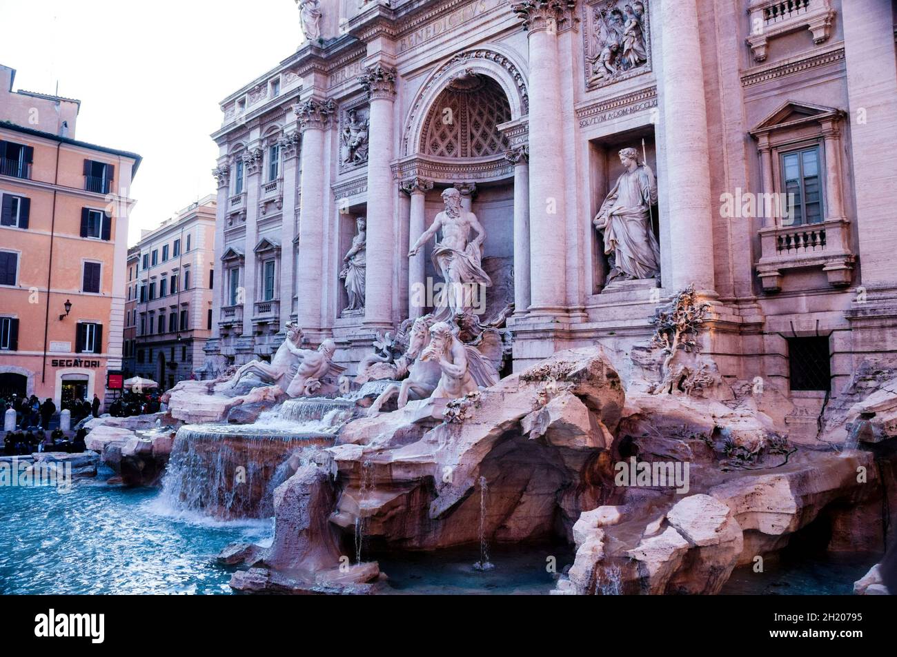 Oceano, cavallucci marini e Tritoni alla Fontana di Trevi a Roma, Italia. Foto Stock