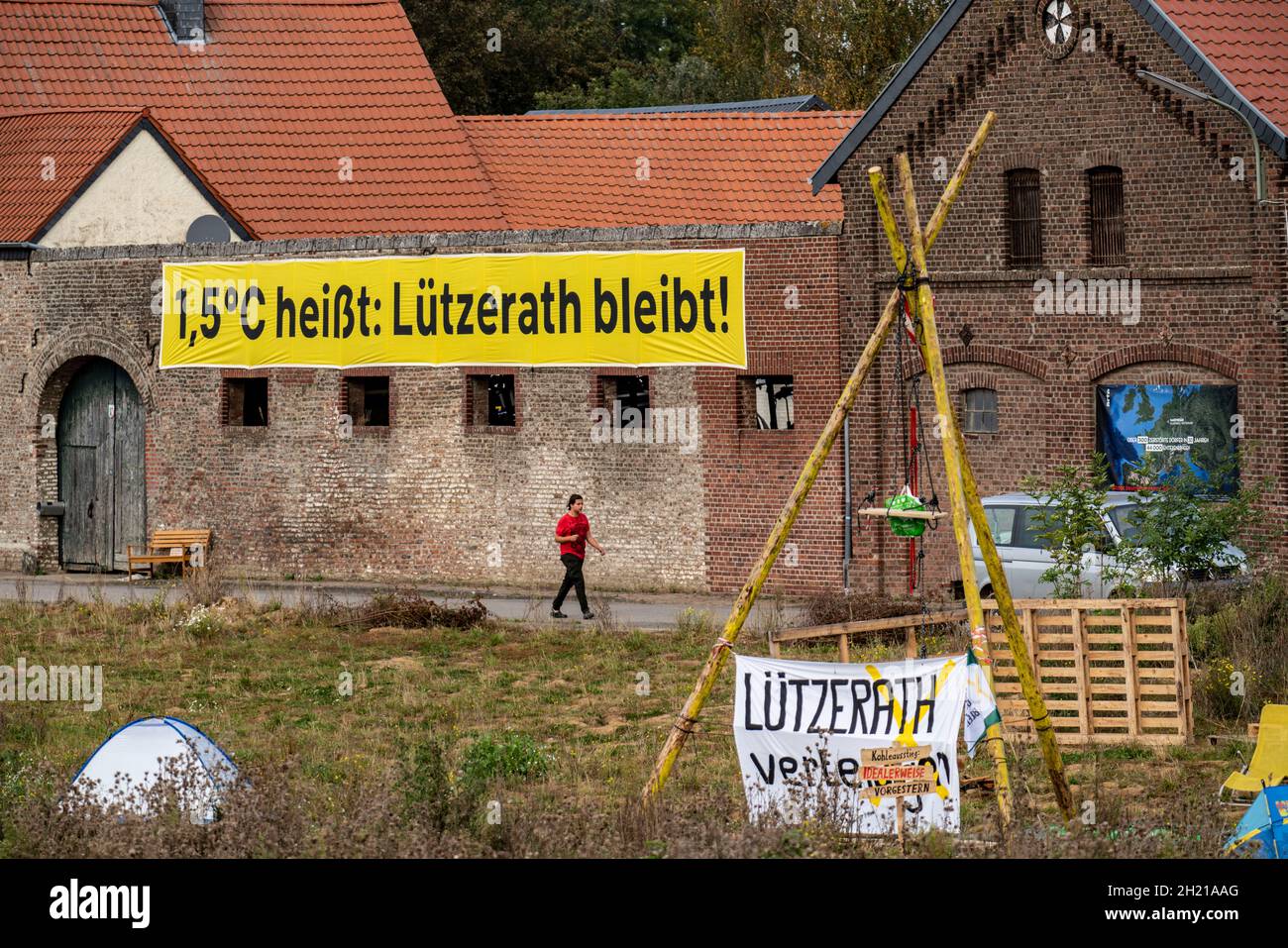 L'area mineraria di lignite alla miniera a cielo aperto Garzweiler II, il villaggio di Lützerath, è da dragare via, tranne per una fattoria tutti gli edifici sono stati dem Foto Stock