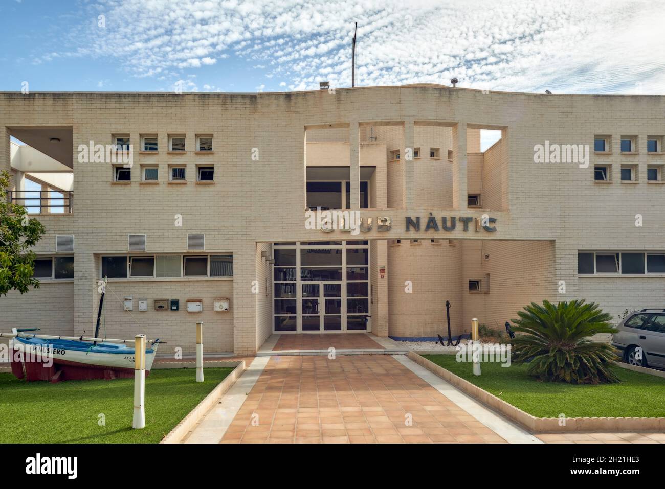 Facciata della costruzione del club nautico de Villajoyosa sulla Costa Blanca, provincia di Alicante, Spagna, Europesport Foto Stock