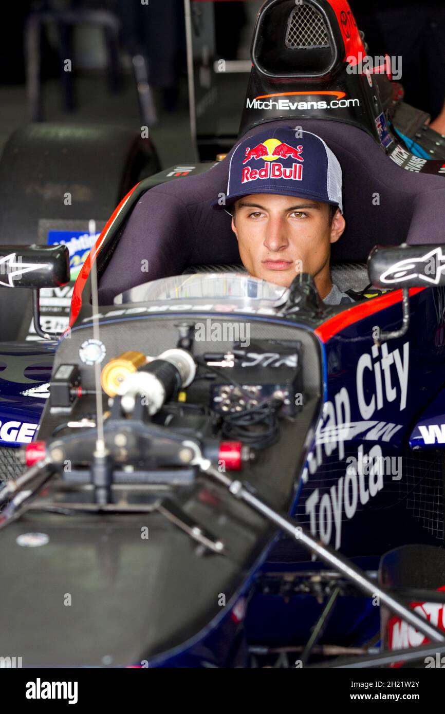 Campione pilota GP3 Mitch Evans che gareggia nella Toyota Racing Series 2013, Hampton Downs, Nuova Zelanda, sabato 02 febbraio, 2013. Foto Stock