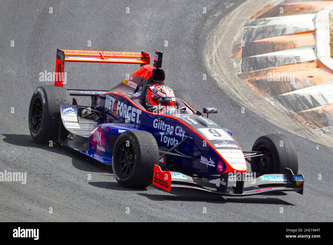 Campione pilota GP3 Mitch Evans che gareggia nella Toyota Racing Series 2013, Hampton Downs, Nuova Zelanda, sabato 02 febbraio, 2013. Foto Stock