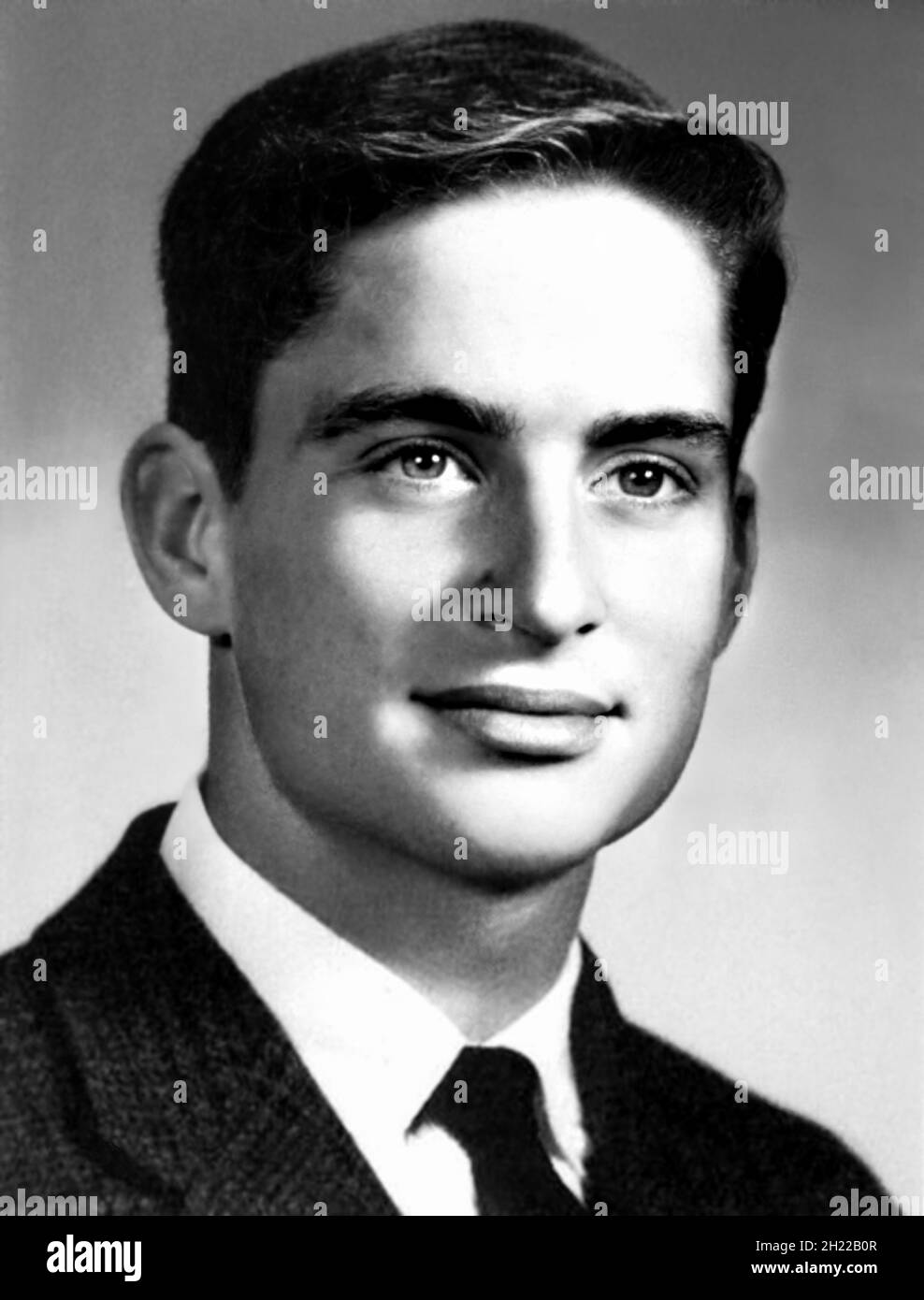 1961 , USA : l'attore americano MICHAEL DOUGLAS ( nato il 25 settembre 1944 ), di 17 anni, foto dell'Annuario delle scuole superiori . Fotografo sconosciuto .- STORIA - FOTO STORICHE - ATTORE - FILM - CINEMA - personalità da giovane giovani - personalità quando era giovane - RITRATTO - ritratto - ADOLESCENTE - ADOLESCENZA - ADOESCENTE - BAMBINI - INFANZIA - sorriso - sorriso --- ARCHIVIO GBB Foto Stock