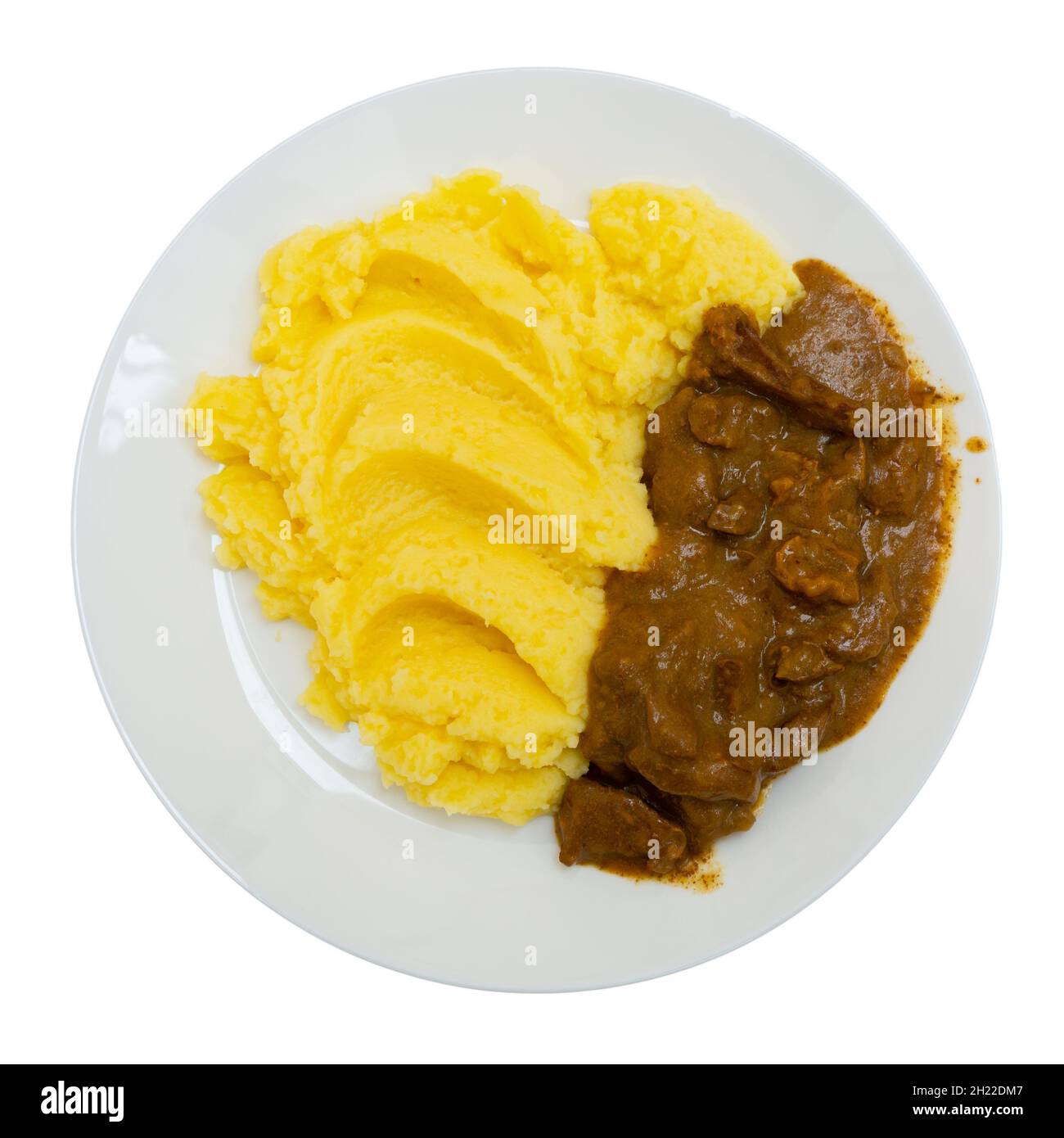 Purè di patate calde fresche e goulash di fegato. Cucina russa Foto Stock