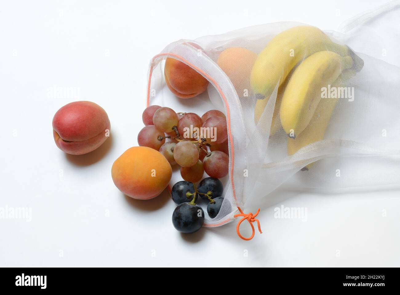 Frutta in sacchetti riutilizzabili, Germania Foto Stock