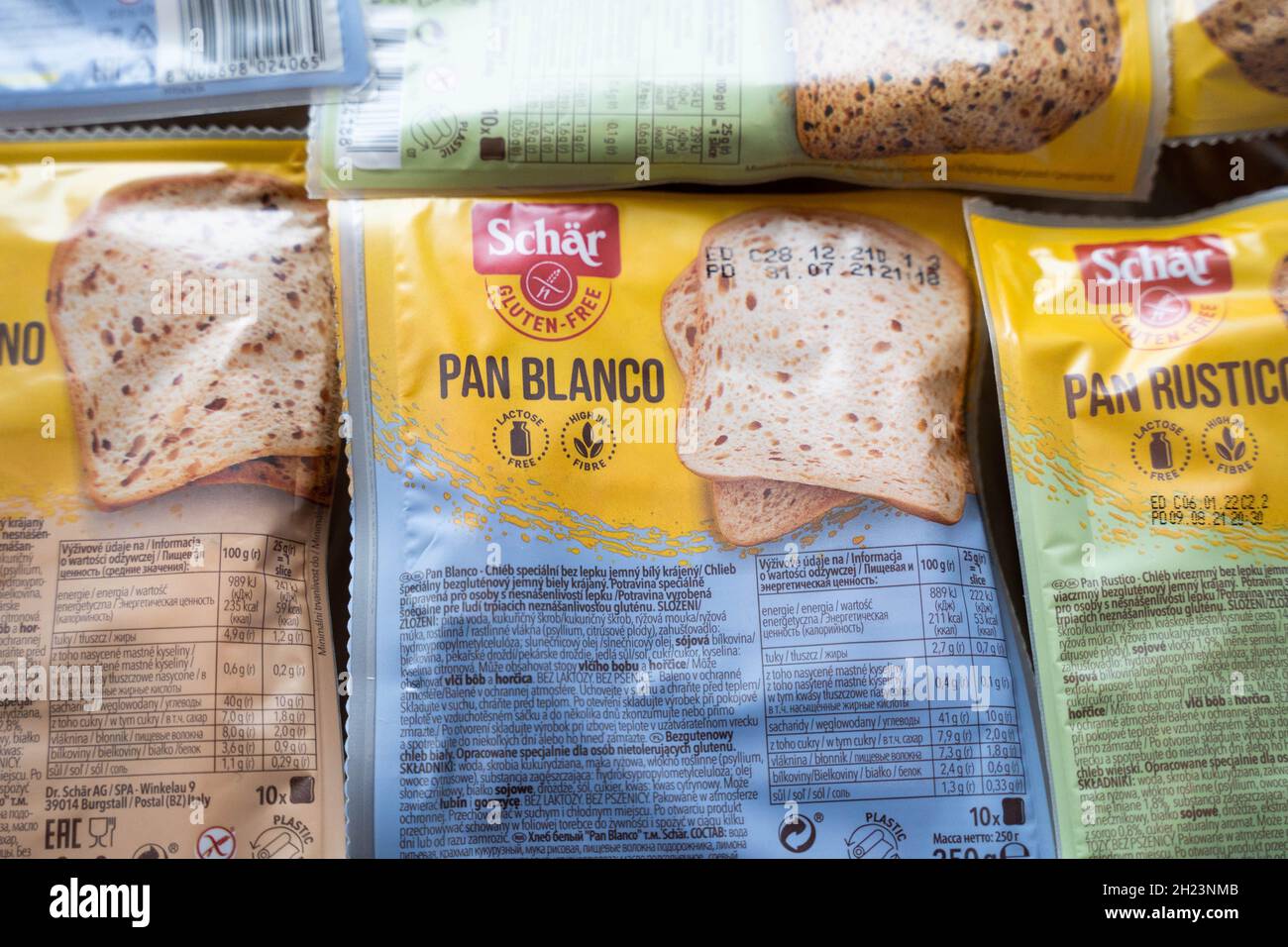 Confezioni di pane senza glutine, prodotti Schar Foto Stock