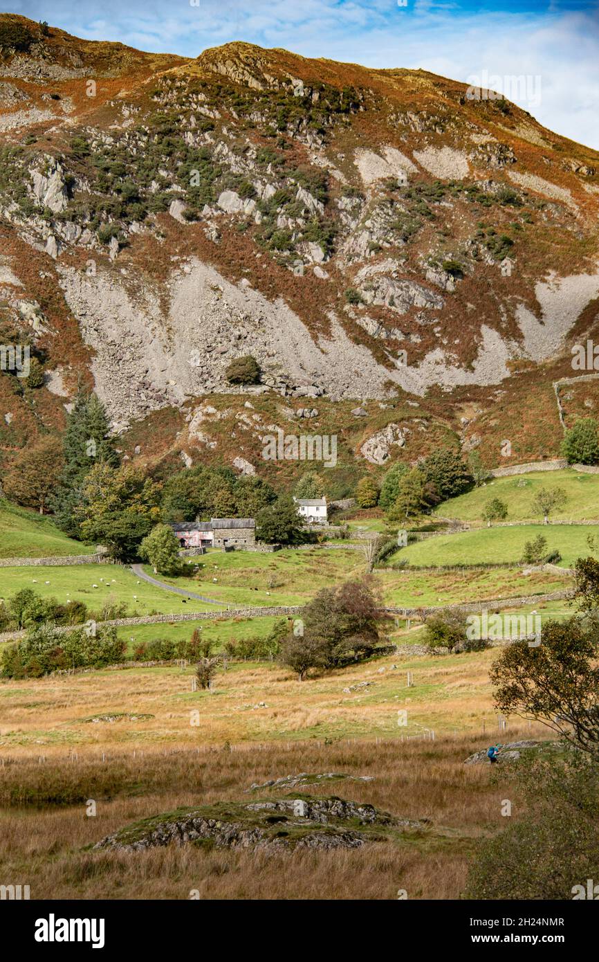 Scenario idilliaco della valle di Little Langdale in autunno, nel Lake District National Park, Cumbria, Inghilterra, Regno Unito Foto Stock