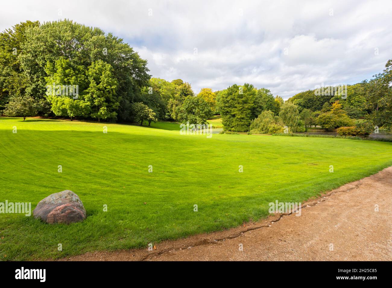 Liselund, parco paesaggistico inglese del XVIII secolo sull'isola danese del Mar Baltico di Møn Foto Stock