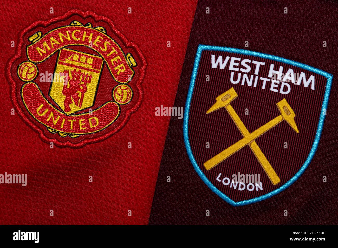 Primo piano dello stemma del Manchester United & West Ham United. Foto Stock