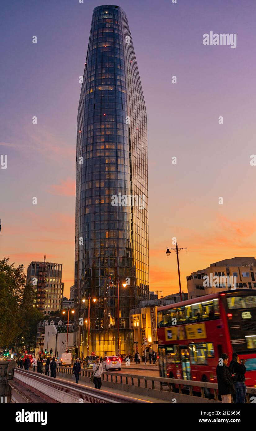 La città di Londra al tramonto. Foto Stock