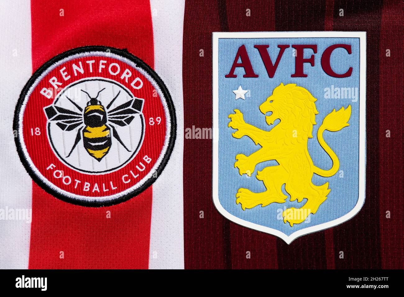 Primo piano di Brentford e Aston Villa club crest. Foto Stock