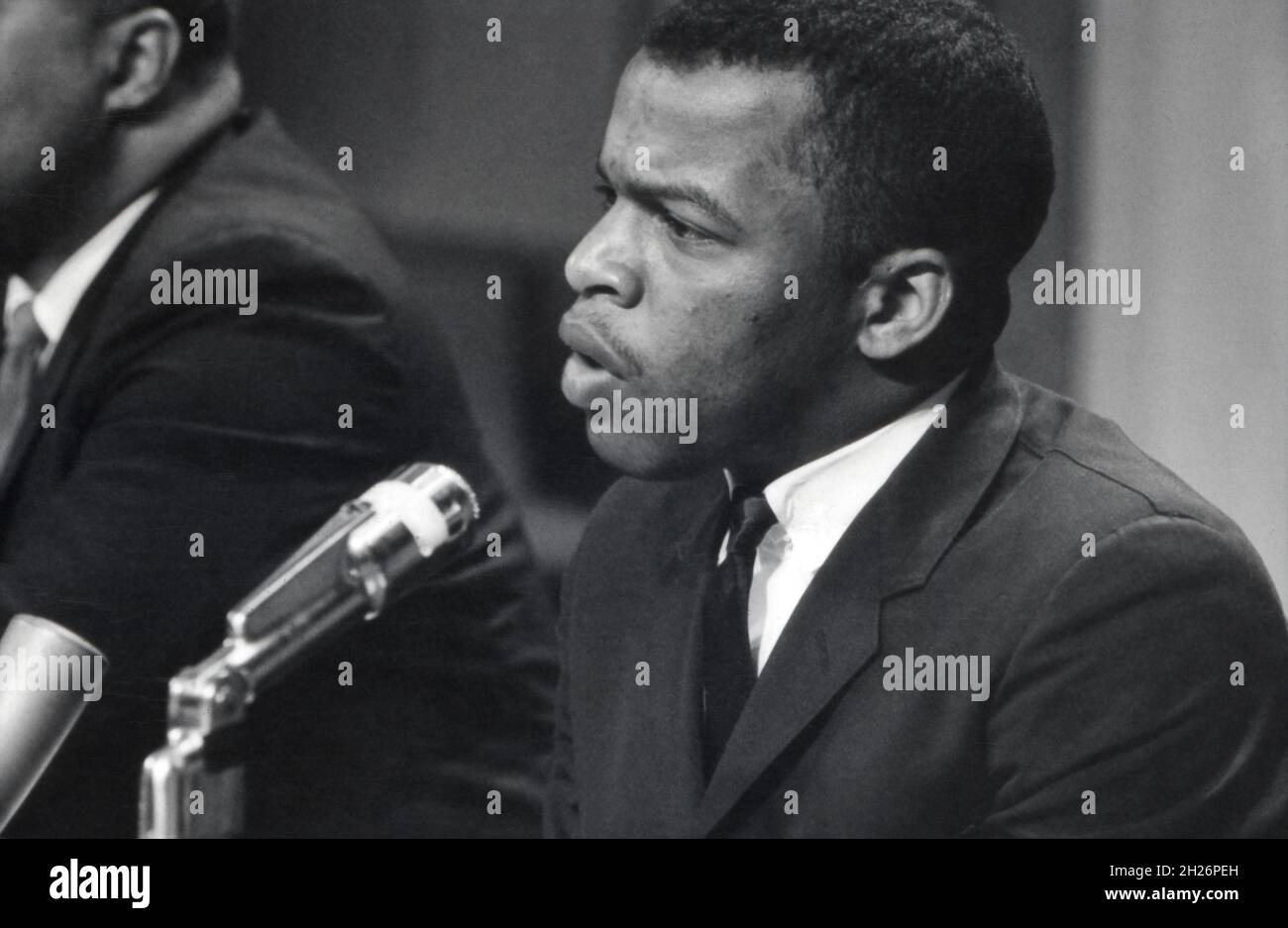John Lewis, Presidente del Comitato di coordinamento non violento degli studenti, intervenendo alla riunione dell'American Society of Newspaper Editors, Statler Hilton Hotel, Washington, D.C., USA, Marion S. Trikosko, US News & World Report Magazine Collection, 16 aprile 1964 Foto Stock