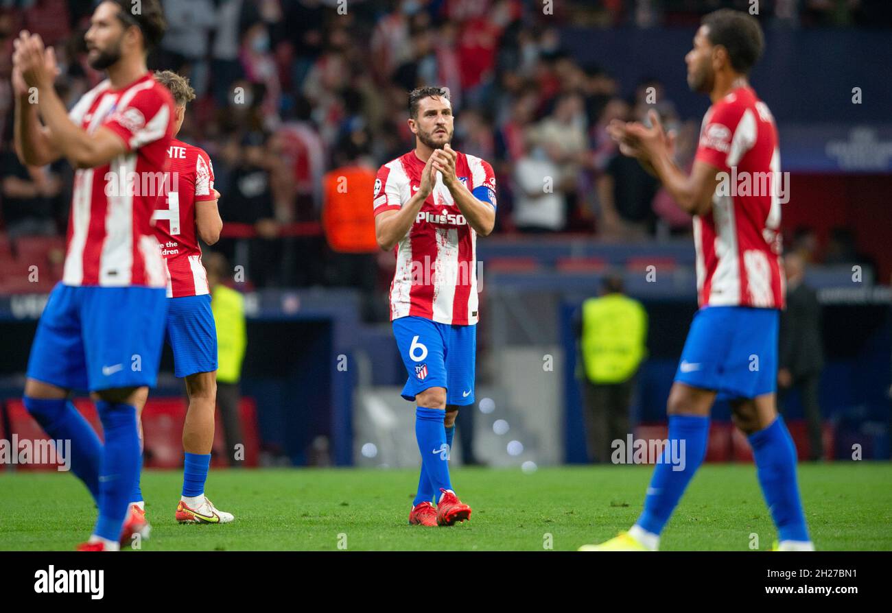 Estadio Wanda Metropolitano, Madrid, Spagna. 19 Ott 2021. Men's Champions League, Atletico de Madrid versus Liverpool FC; Koke dopo il fischio finale Credit: Action Plus Sports/Alamy Live News Foto Stock