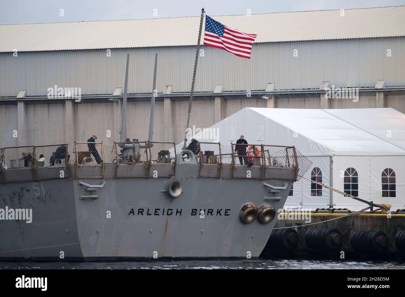 US Navy Arleigh Burke-class cacciatorpediniere USS Arleigh Burke DDG-51 nel porto di Gdynia, Polonia. 17 Settembre 2021 © Wojciech Strozyk / Alamy Stock Photo Foto Stock