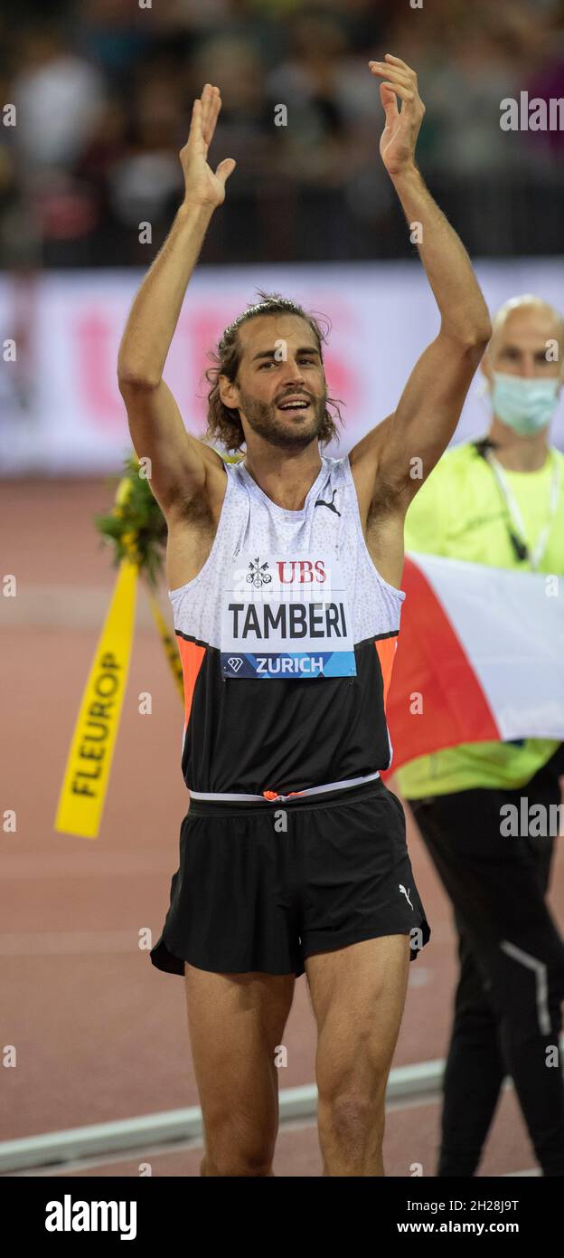 Gianmarco tamberi gareggia nel salto in alto, durante la finale della Wanda Diamond League allo stadio Letzigrund. Foto Stock