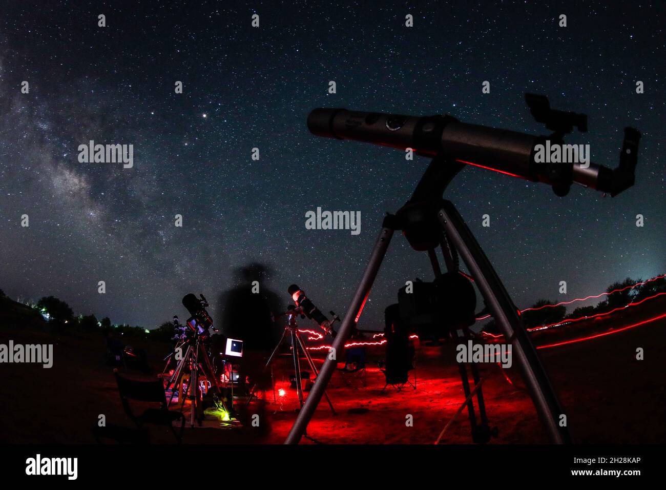 Luego de una tonde de conferencias titulada ¨ un Encuentro con el Cosmos ¨, se realizo el Star Party en los campos de la escuela de Agronomía de la un Foto Stock