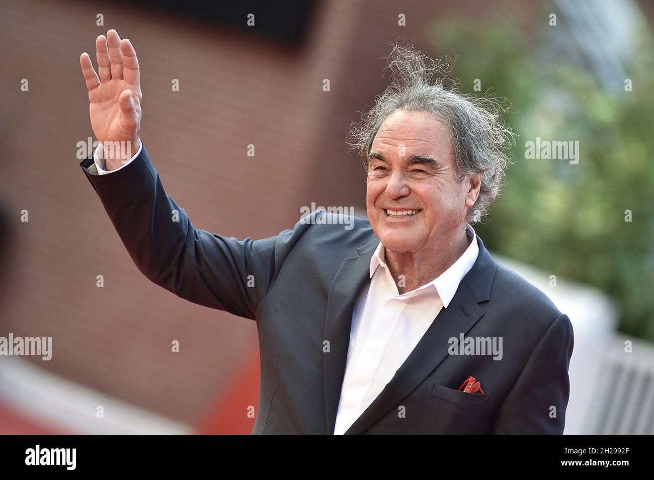 Roma, Italia. 20 Ott 2021. Oliver Stone è presente sul tappeto rosso del film 'JFK - Destiny tradito' e 'Qazaq. Storia dell'uomo d'Oro' durante il 16° Festival del Cinema di Roma del 2021 il 20 ottobre 2021 a Roma. Foto di Rocco Spaziani/UPI Credit: UPI/Alamy Live News Foto Stock