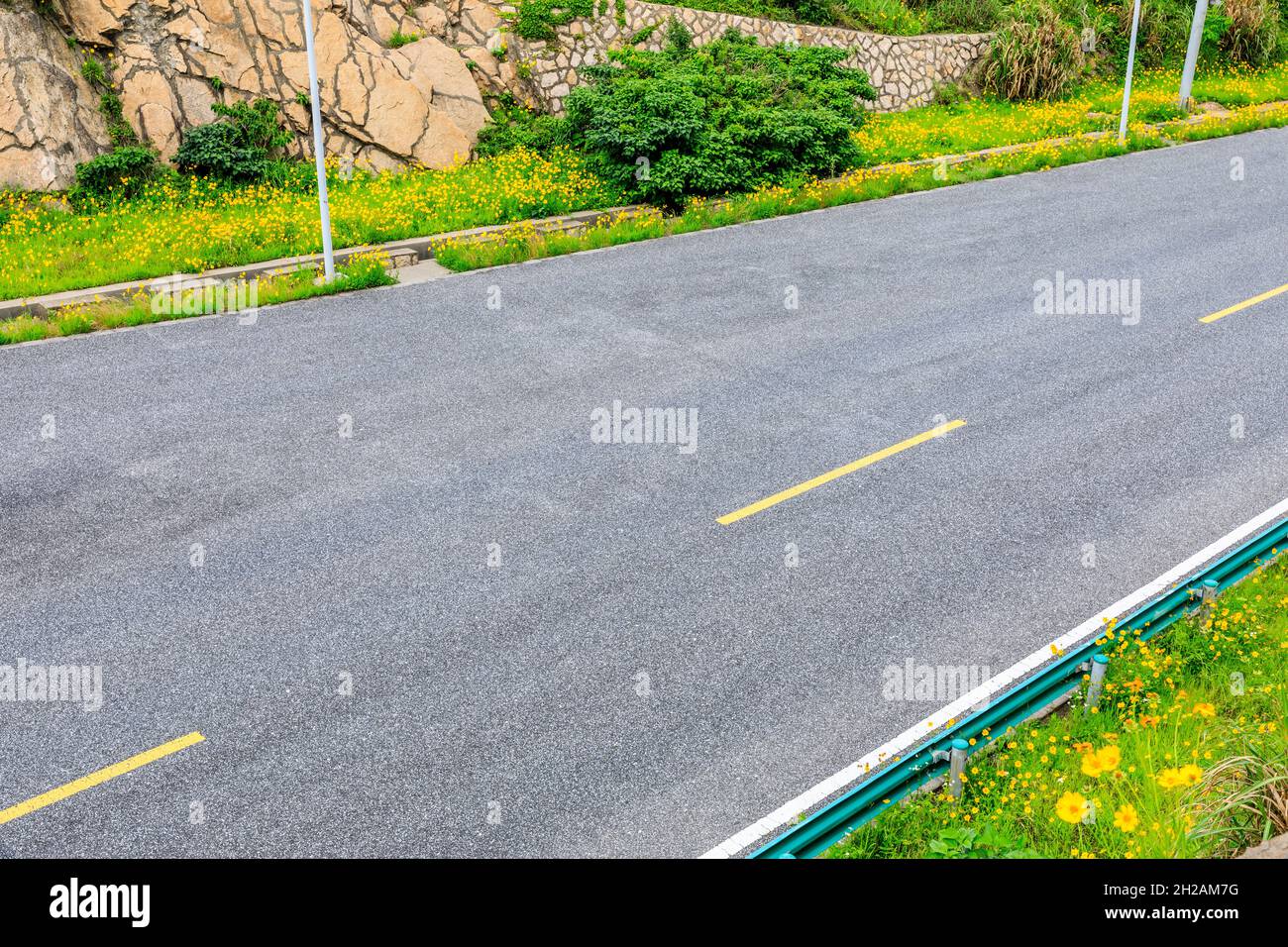 Asfalto strada asfaltata scena.angolo di vista alto. Foto Stock