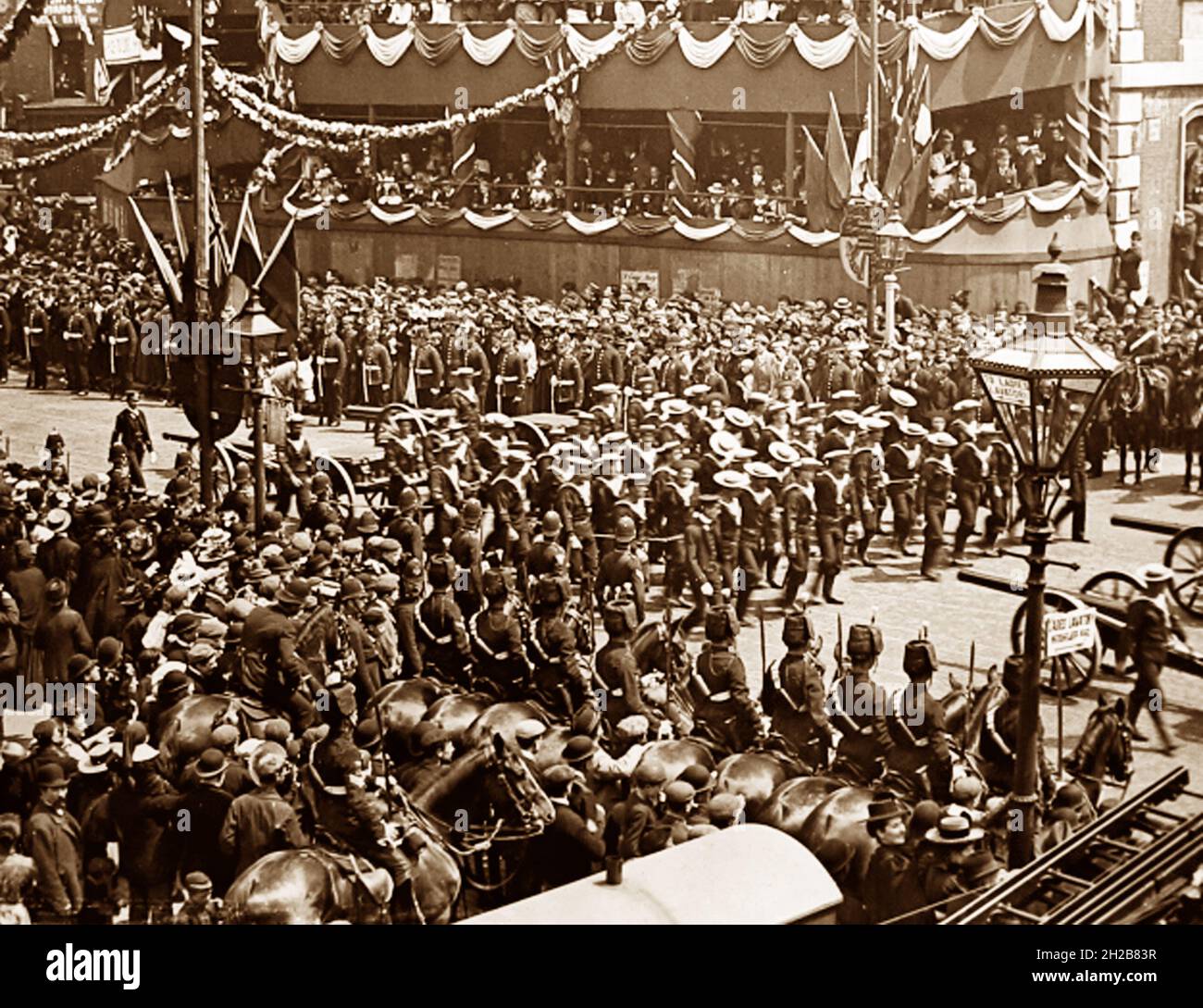 Il distacco Navale, la parata del Giubileo dei Diamanti della Regina Vittoria, Londra nel 1897 Foto Stock