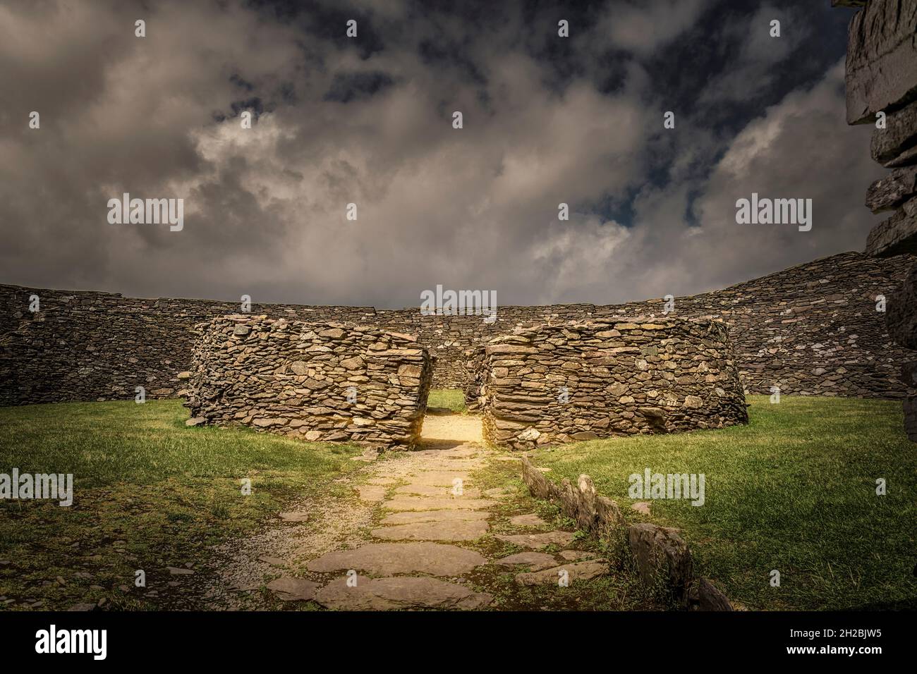 Cahergall Stonefort è un anello di ghiaccio restaurato, fortezza restaurata. Co. Kerry. Irlanda. Foto Stock