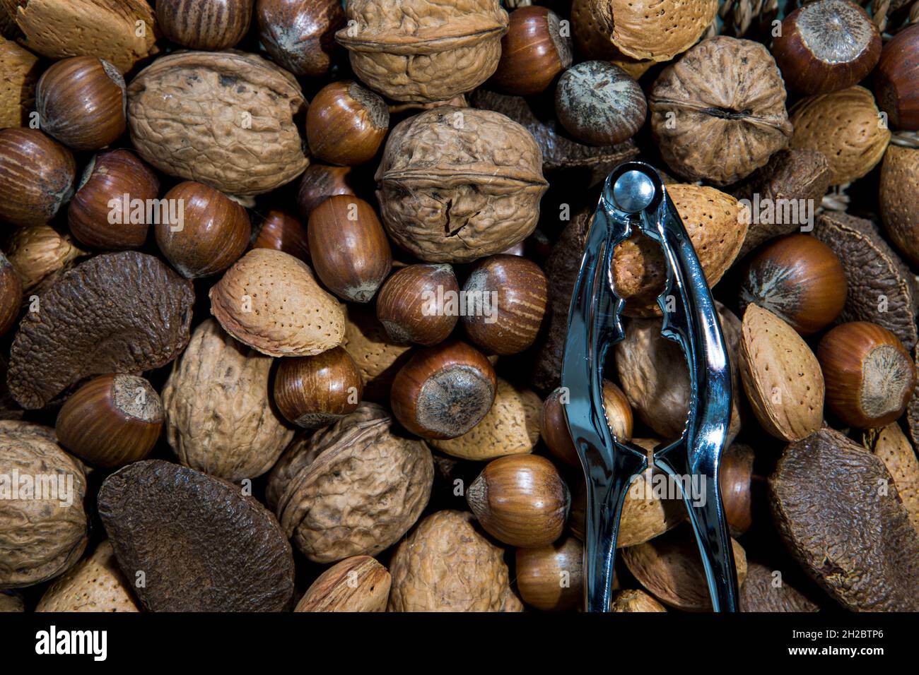 Fondo misto con rompigranella. Snack alimentari sani e biologici Foto Stock