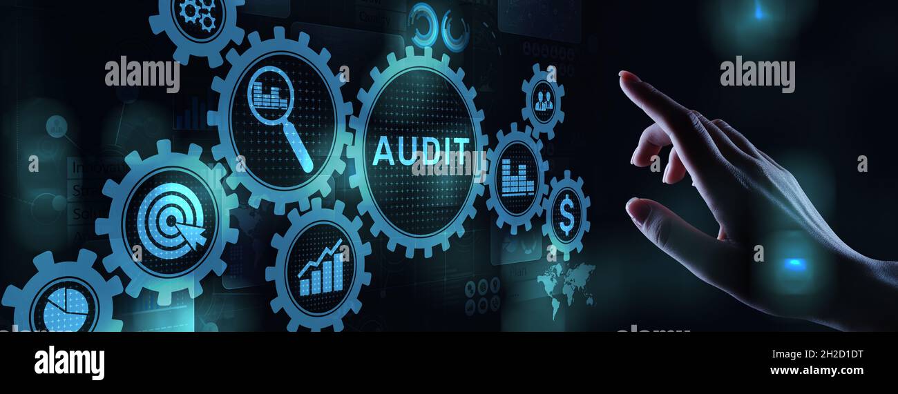 Audit - esame finanziario ufficiale per le imprese come concetto su schermo virtuale. Foto Stock