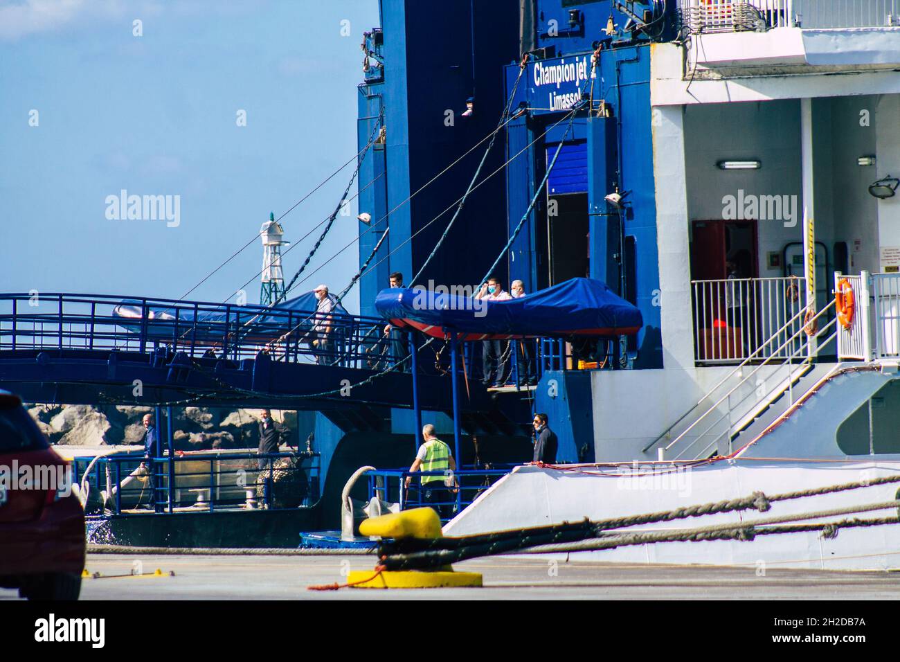 Santorini, Grecia - 20 ottobre 2021 le barche ad alta velocità di Seajets sono traghetti che fanno questa traversata a circa 5 ore dal porto del Pireo Foto Stock