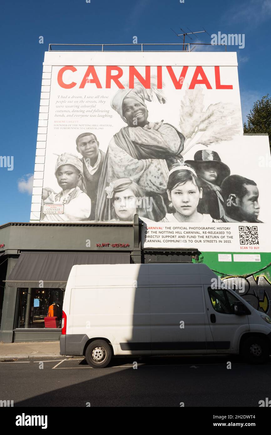 Charlie Phillips' Carnival Street art a Portobello Road, Notting Hill, Londra, W11, Inghilterra, REGNO UNITO Foto Stock