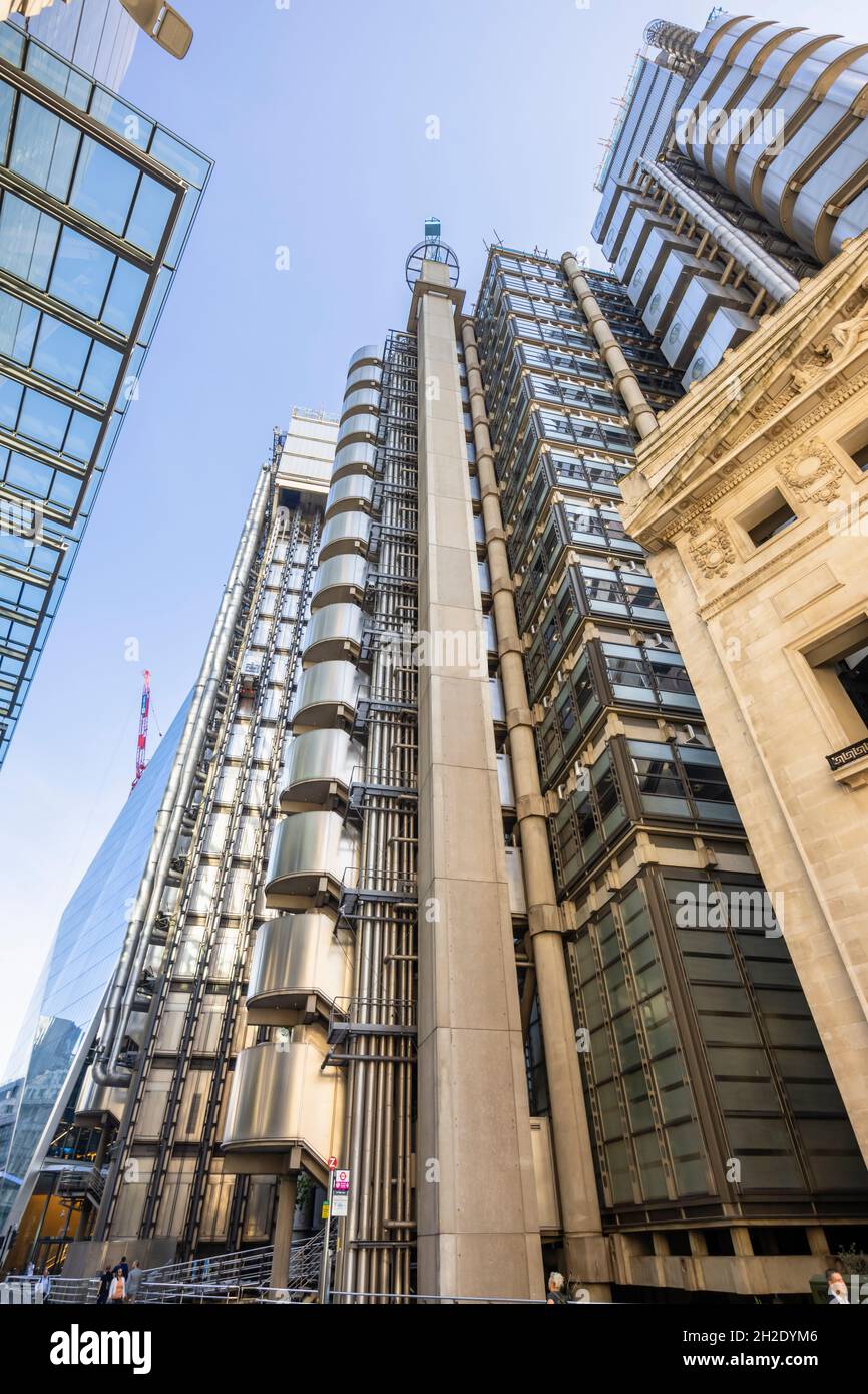 Lloyd's Building in Lime Street, City of London, settore assicurativo nel quartiere finanziario, architettura Bowellism, ora un edificio classificato di grado 1 Foto Stock