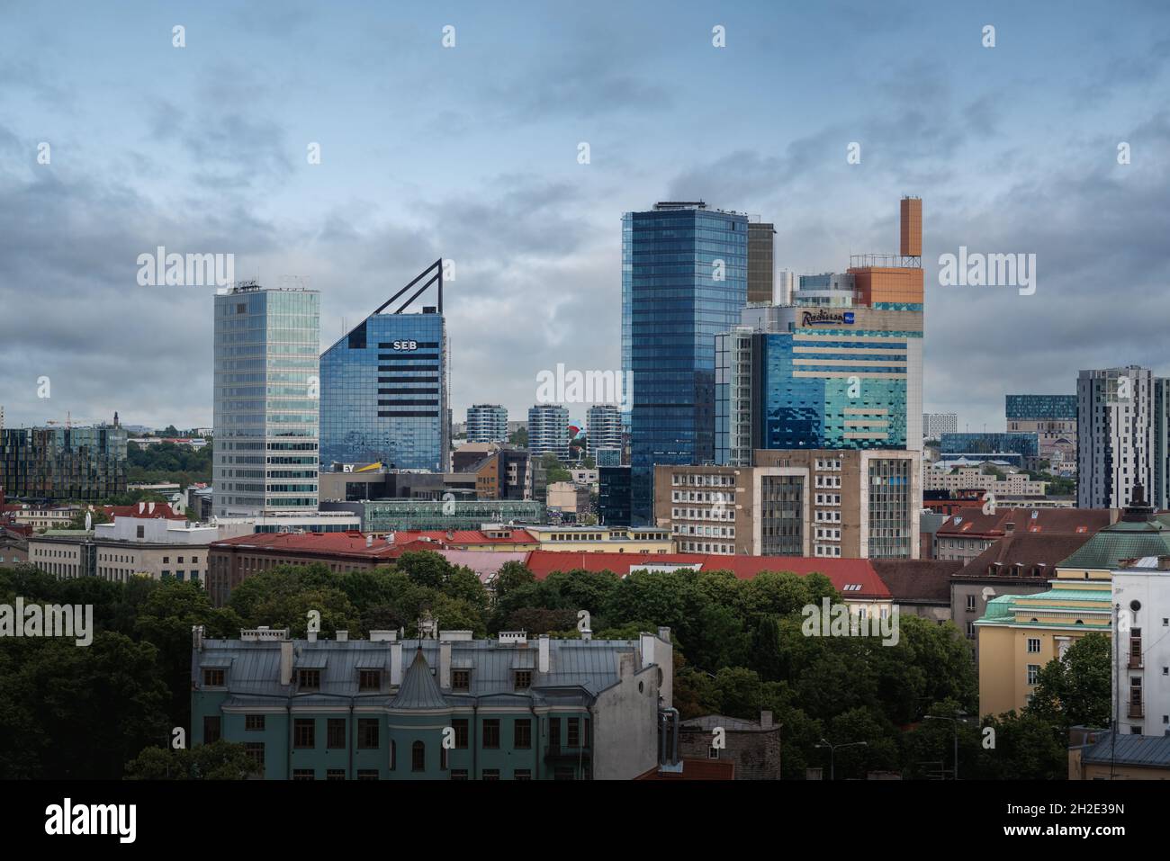 Tallinn City Center Skyline - distretto con edifici moderni - Tallinn, Estonia Foto Stock