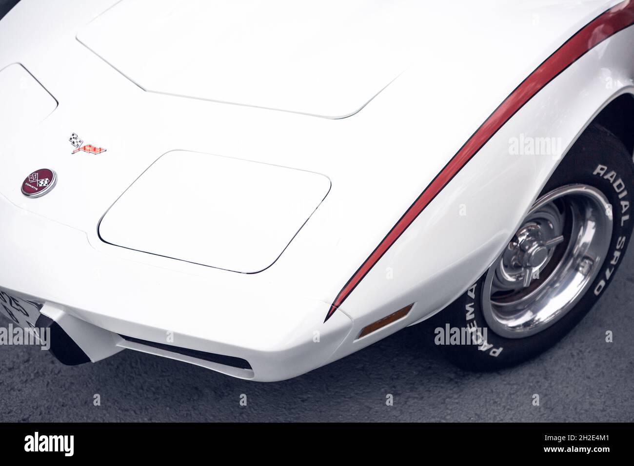 Reocin, Cantabria, Spagna - 2 ottobre 2021: Mostra di veicoli classici. La Stingray coupé è stata la terza generazione della Chevrolet Corvette, IT Foto Stock