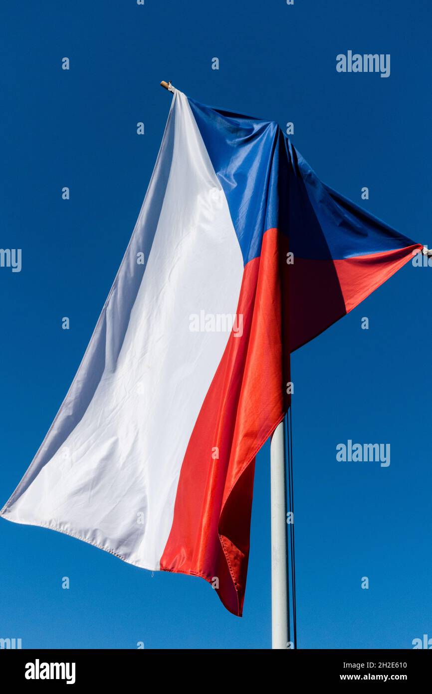 Bandiera Ceca su un pennone Foto Stock