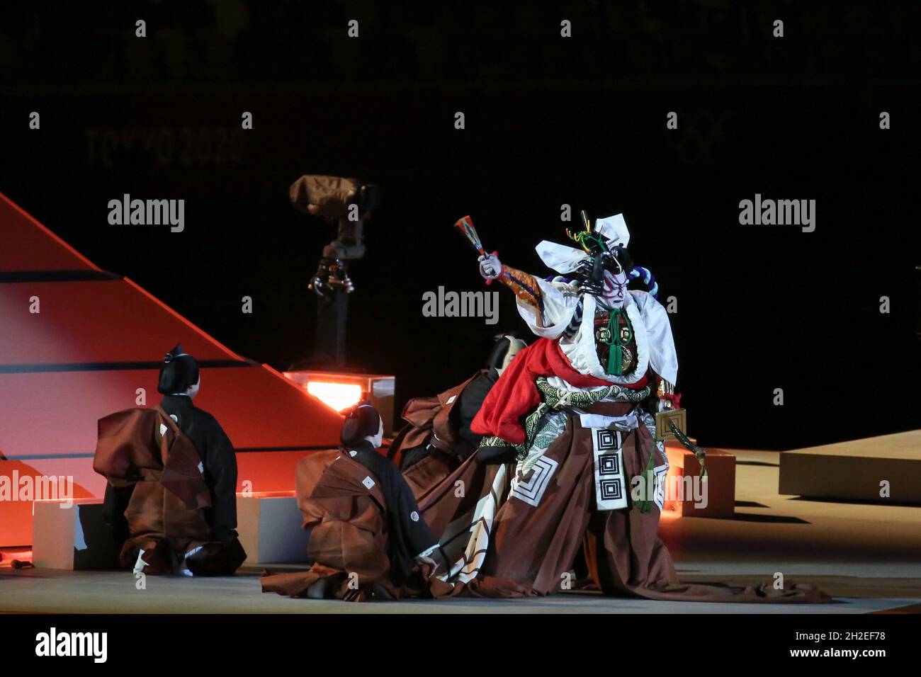 23 LUGLIO 2021 - TOKYO, GIAPPONE: Performance dell'attore kabuki Ichikawa Ebizō XI, recitazione di un estratto da Shibaraku durante la cerimonia di apertura del Foto Stock