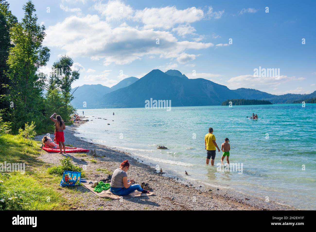 Kochel am See: Walchensee (Lago di Walchen), spiaggia in alta Baviera, Baviera, Baviera, Germania Foto Stock