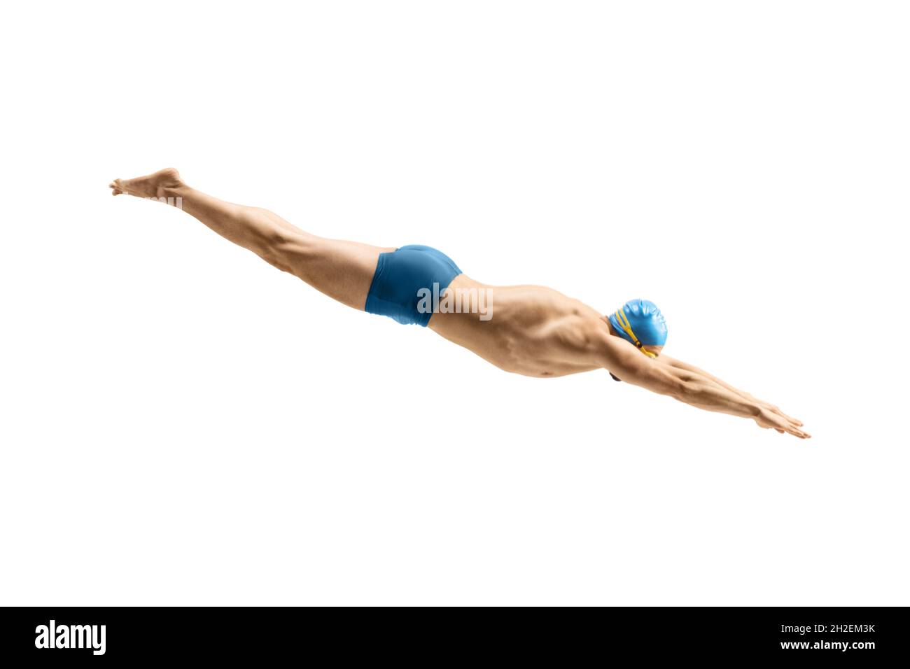 Nuotatore maschile con costume da bagno e cappello che salta in acqua isolata su sfondo bianco Foto Stock