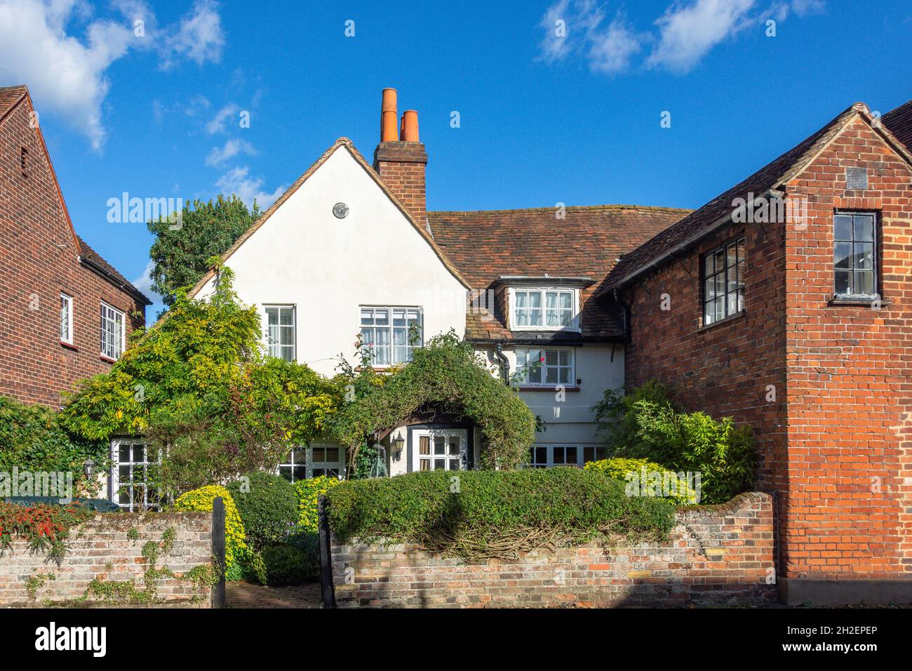 Casa d'epoca, Church Street, Old Woking, Surrey, Inghilterra, Regno Unito Foto Stock