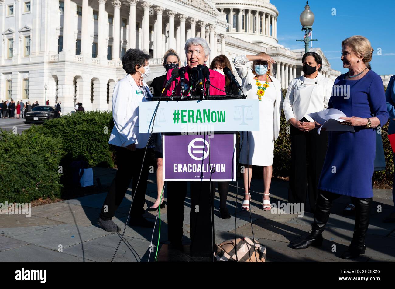 Washington, Stati Uniti 21 ottobre 2021. 21 ottobre 2021 - Washington, DC, Stati Uniti: Eleanor Smal, presidente e cofondatore della Femminist Majority Foundation, intervenendo a una conferenza stampa sulla certificazione dell'Equal Rights Emendment (era). (Foto di Michael Brochstein/Sipa USA) Credit: Sipa USA/Alamy Live News Foto Stock