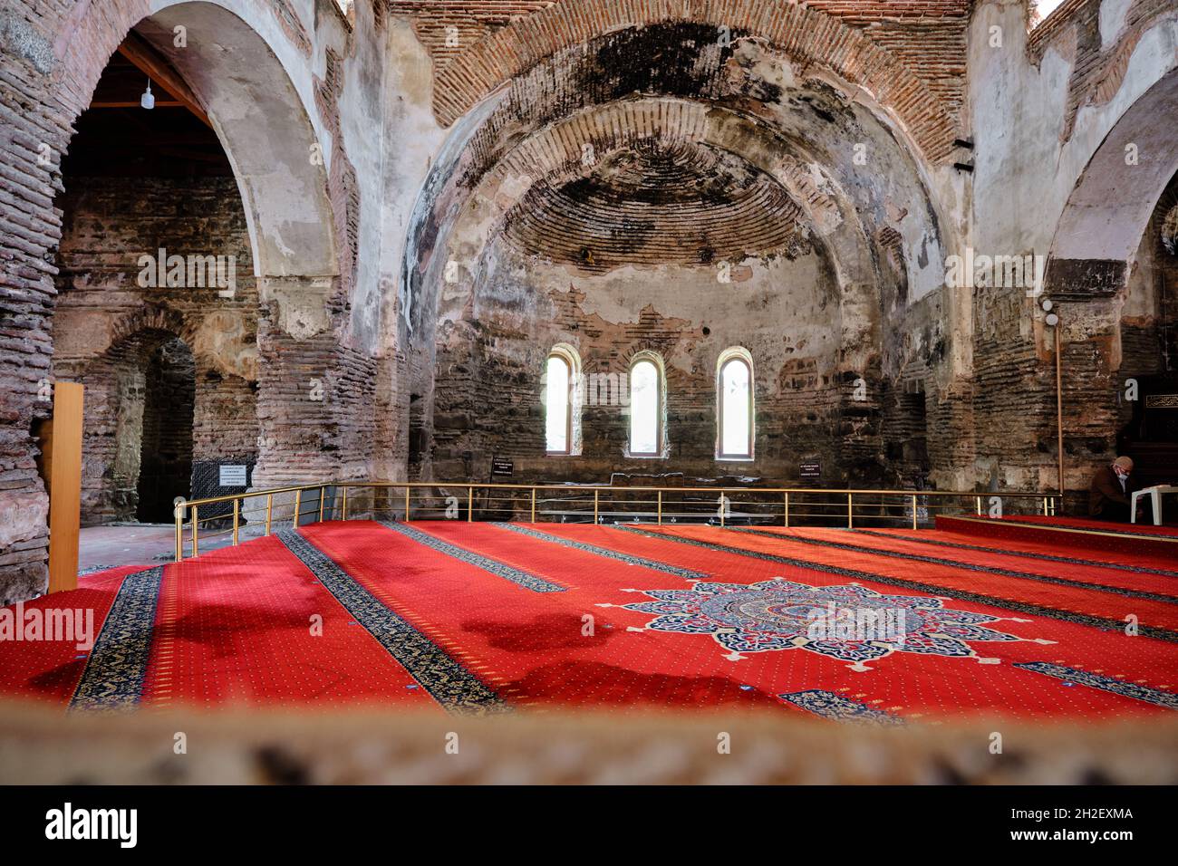 all'interno della moschea di hagia sophia a iznik. Dettagli architettonici di vecchia chiesa e coperto alla moschea islamica dalla fase iniziale dell'impero ottomano. Foto Stock