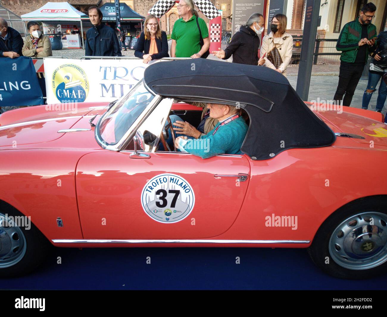 Milano, Italia. 9 Ott 2021. TROFEO MILANO, una competizione di auto e moto d'epoca organizzata da C.M.A.E., Club Milanese Automotoveicoli d'epoca. Foto Stock