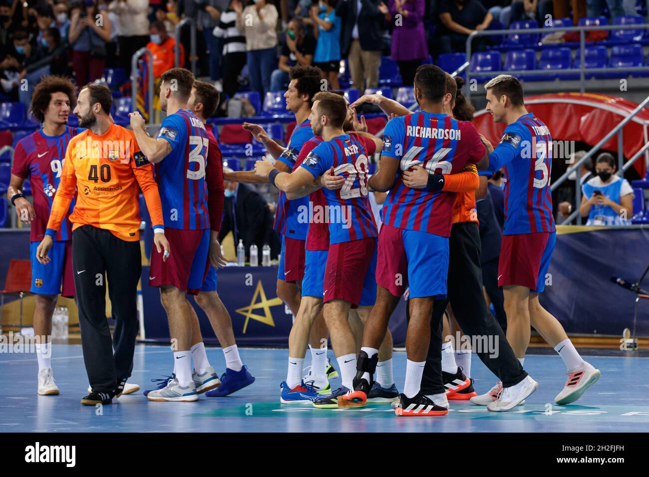 Barcellona, Spagna. 21 ottobre 2021. I giocatori del FC Barcelona durante la partita della EHF Champions League tra il FC Barcelona e il PSG Handball al Palau Blaugrana di Barcellona. (Credit Image: © David Ramirez/DAX via ZUMA Press Wire) Foto Stock