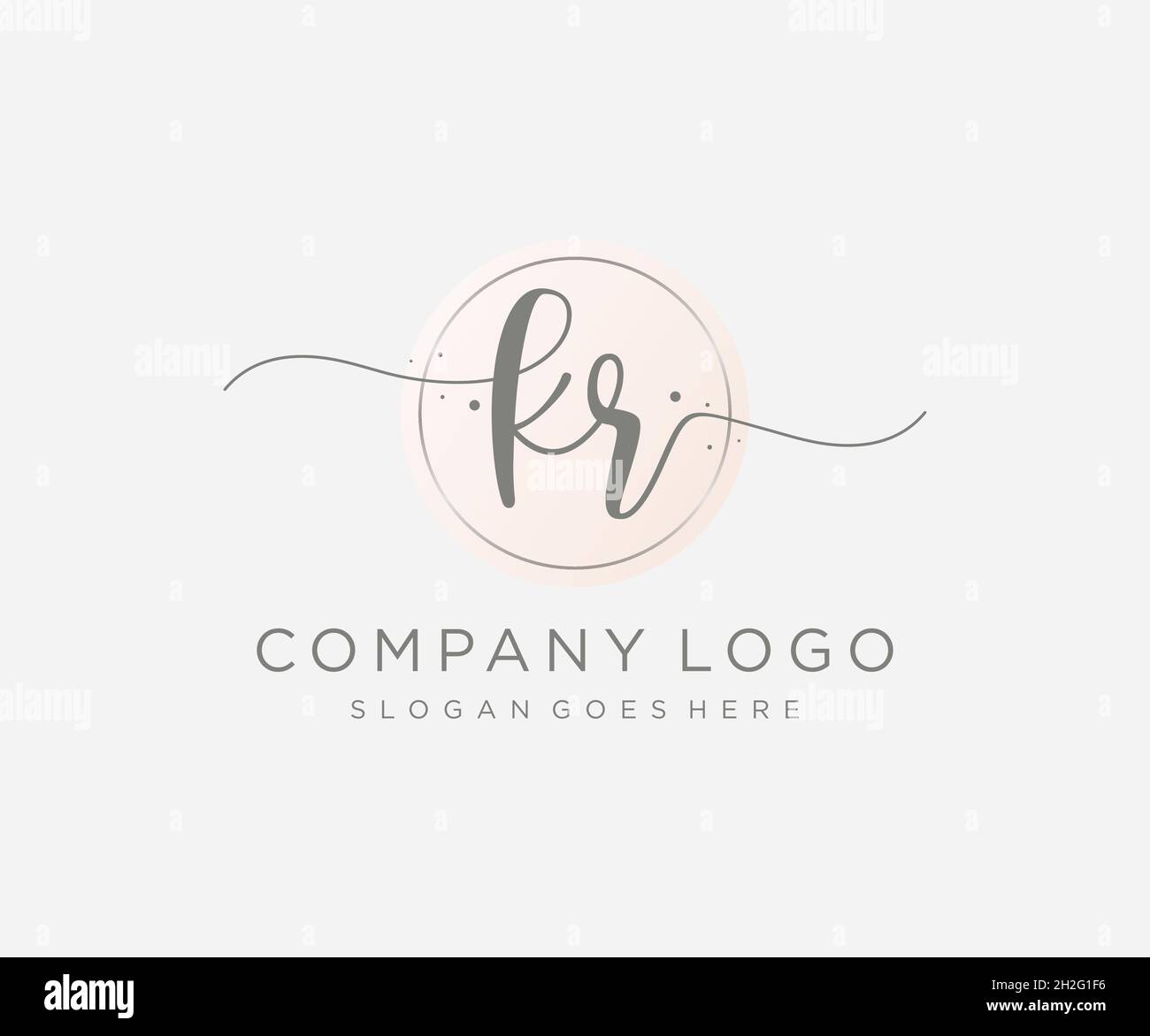 Logo femminile KR. Utilizzabile per la natura, salone, centro benessere, cosmetici e loghi di bellezza. Elemento modello di disegno con logo a vettore piatto. Illustrazione Vettoriale