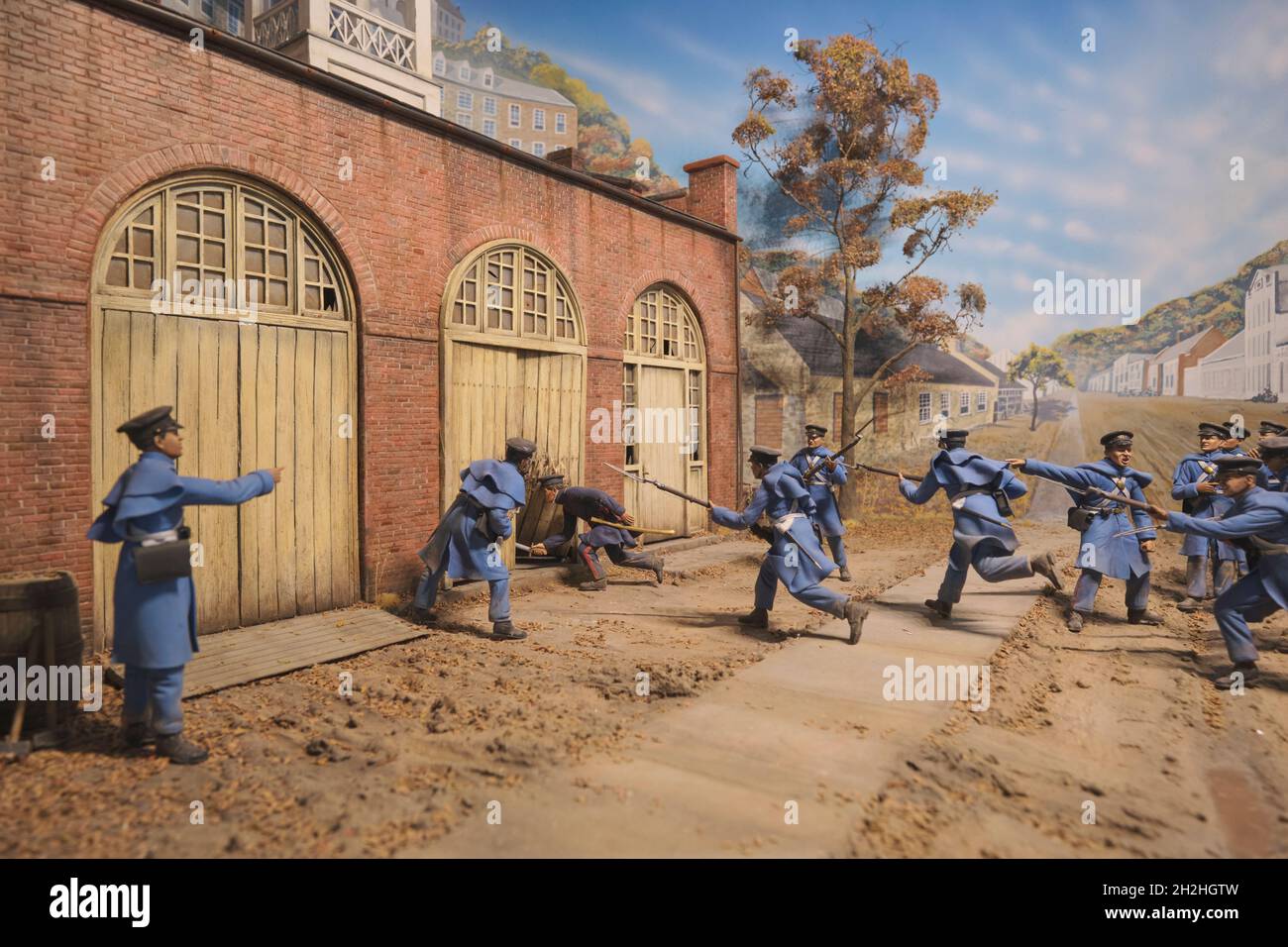 I soldati catturano l'abolizionista John Brown nell'arsenale di Harpers Ferry nel 1859 prima della guerra civile. Al Museo Nazionale del corpo Marino Foto Stock