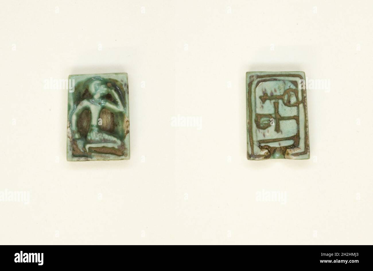 Targa: Uomo con mano a Capo/Nefer, Ankh, Nb, Egitto, nuovo Regno, Dinastie 18-19 (circa 1550-1186 BCE). Foto Stock