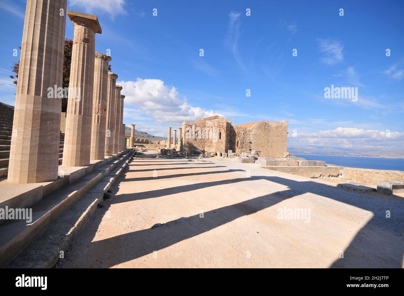 La Grecia, Rodi, Acropoli di Lindos, colonne di Athena Lindia tempio del IV secolo A.C. Foto Stock
