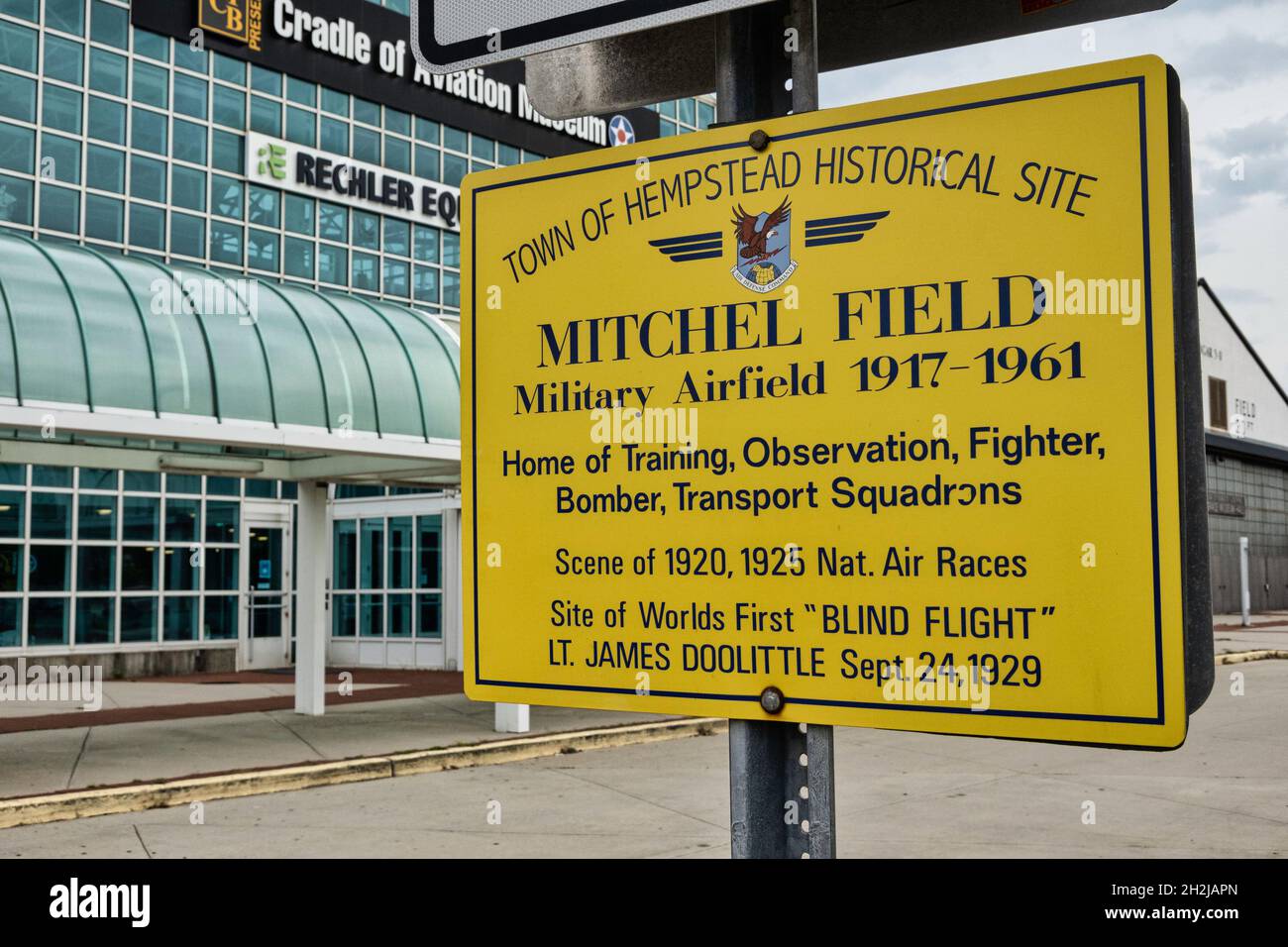 Il Cradle of Aviation Museum commemora la storia di Long Island dei risultati dei voli, New York, USA 2021 Foto Stock