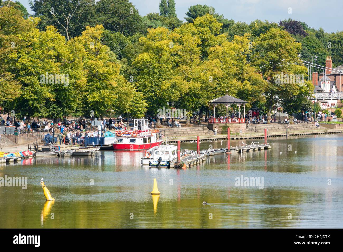 Ormeggi per barche sul fiume Dee Chester 2021 Foto Stock