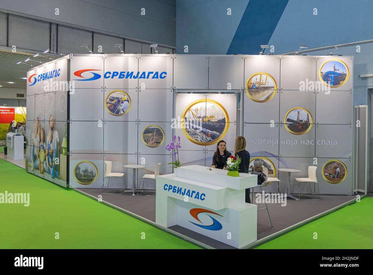 Novi Sad, Serbia - 21 settembre 2021: Azienda Srbijagas fornitore di gas naturale di proprietà statale alla fiera Agriculture Expo. Foto Stock